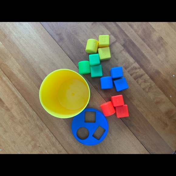 Vintage 1977 Fisher Price Shape Sorter - Picture 2 of 2